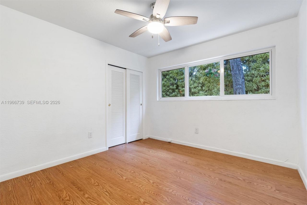 8260 SW 133 St, Pinecrest, FL 33156 Photo