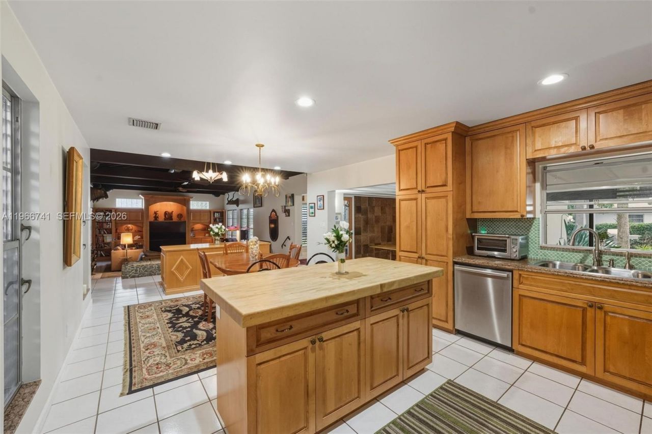 1400 SW 12th Ct, Fort Lauderdale, FL 33312 Photo