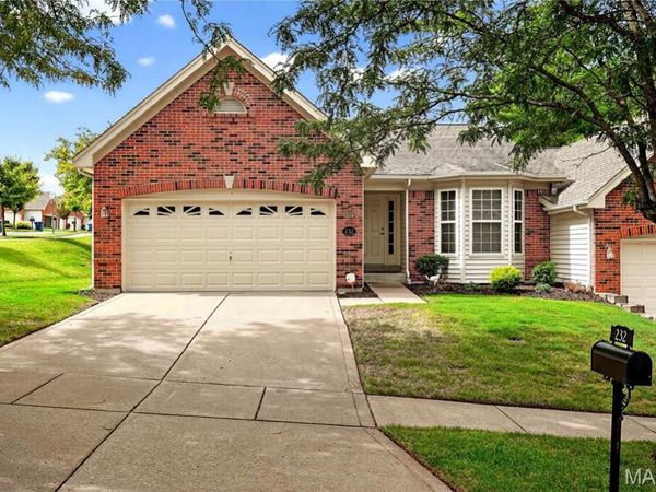 232 Cordovan Commons Parkway, Chesterfield, MO 63017
