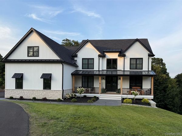 4 Roundhill Road , Hopewell Junction, NY 12533