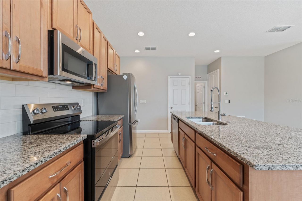 1686 Swan Swim Drive, Davenport, FL 33837 Photo