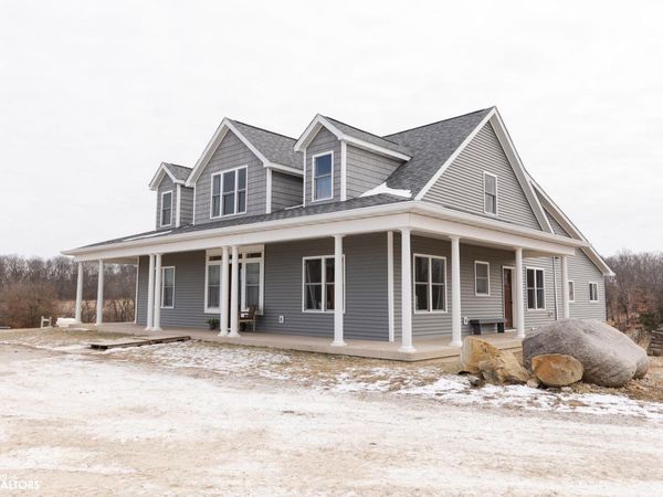 2404 Clayton Avenue, Mount Pleasant, IA 52641