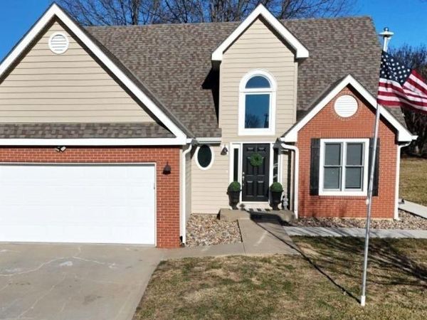 703 Judith Avenue, Gower, MO 64454