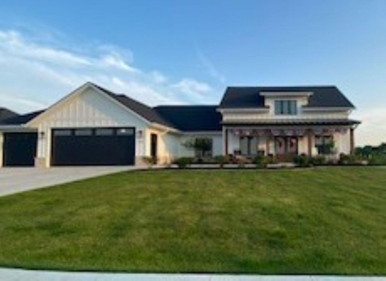 1275 Cherry Ridge Court, Dubuque, IA 52003 Main Photo