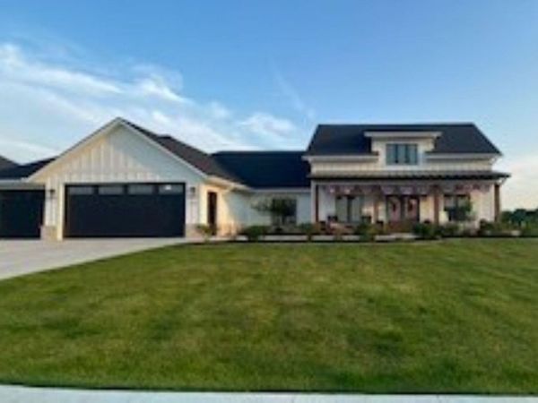 1275 Cherry Ridge Court, Dubuque, IA 52003