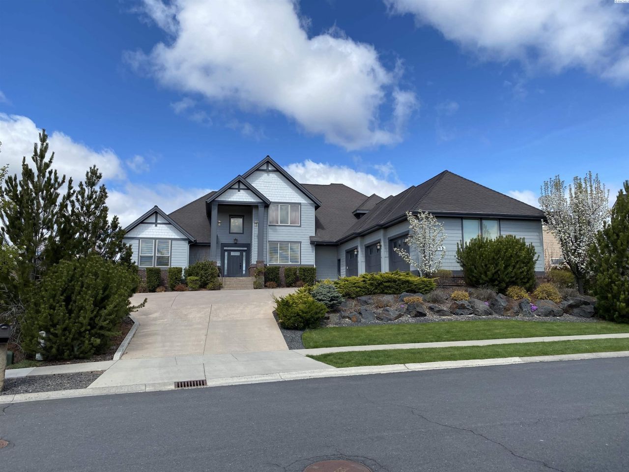 1815 SW Casey Ct, Pullman, WA 99163 Main Photo