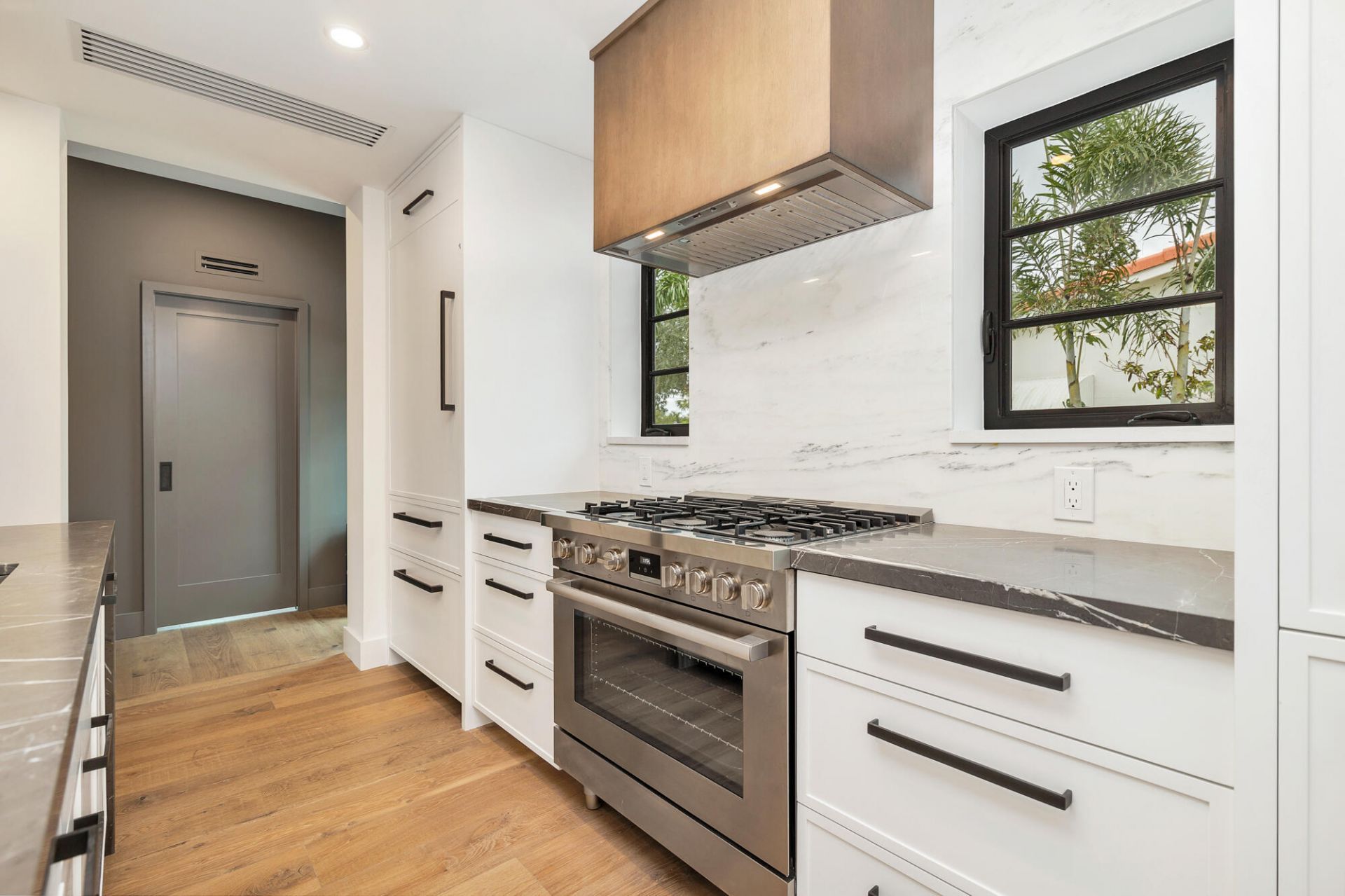 263 Alhambra Place, West Palm Beach, FL 33405 Photo