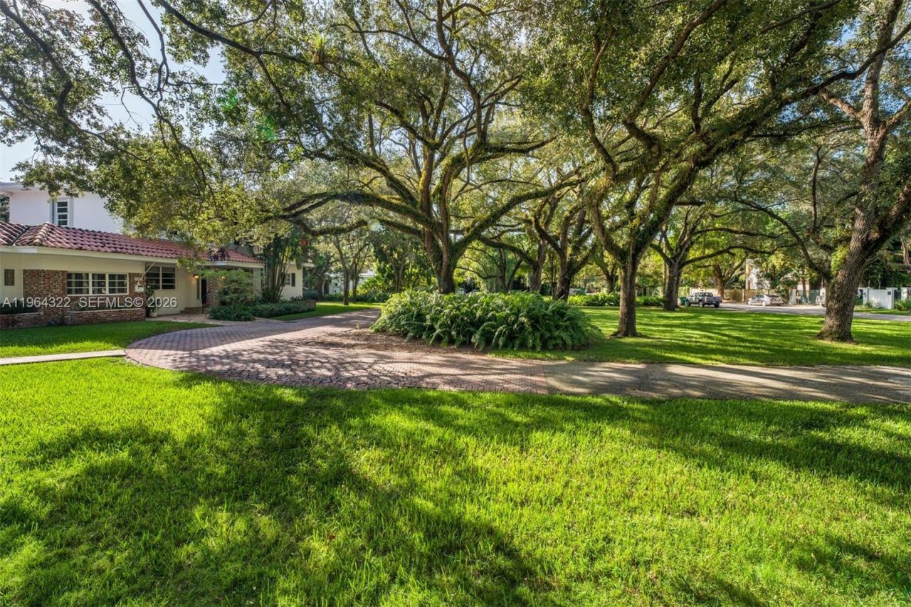 7301 Ponce De Leon Rd, Miami, FL 33143 Photo