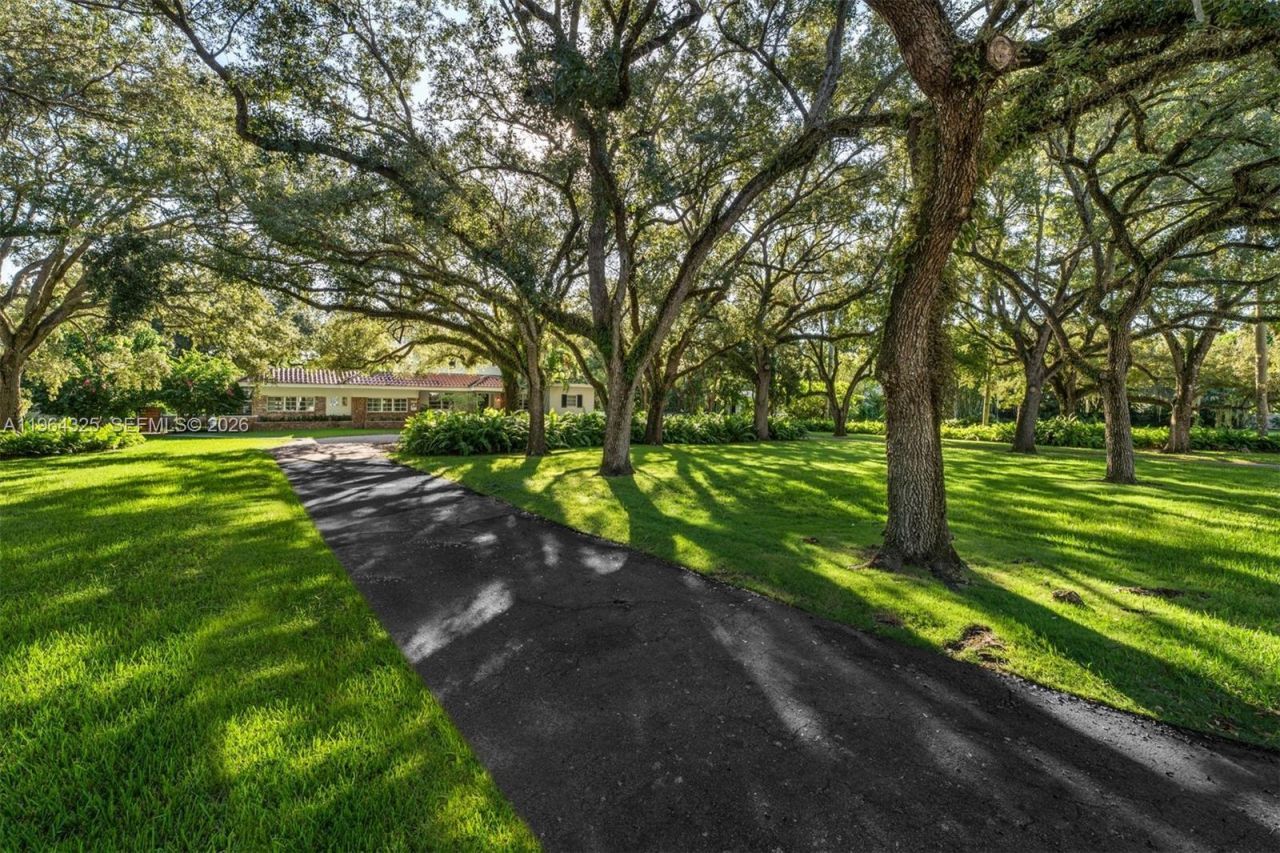 7301 Ponce De Leon Rd, Miami, FL 33143 Photo