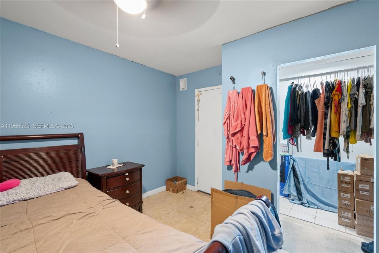 1271 NE 211th St, Miami, FL 33179 Photo