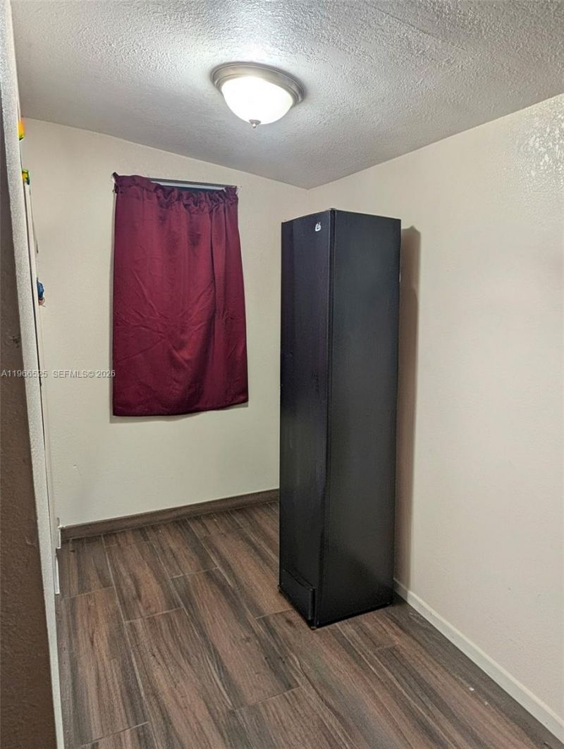 1271 NE 211th St, Miami, FL 33179 Photo