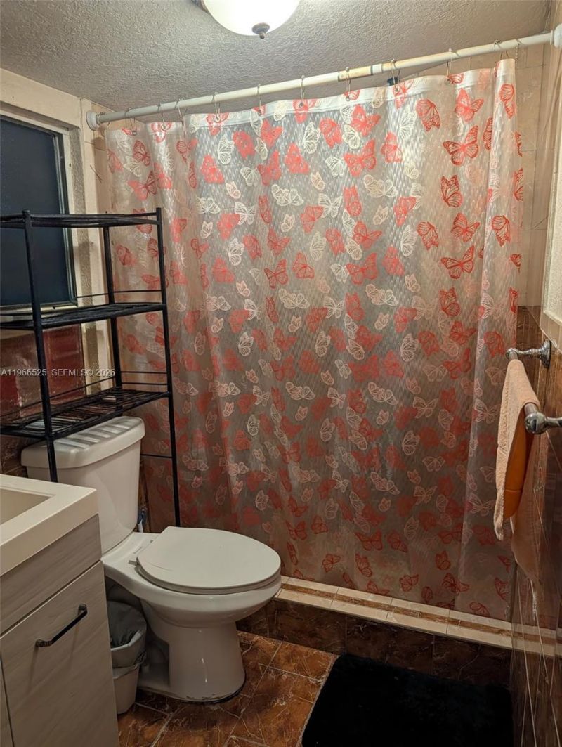 1271 NE 211th St, Miami, FL 33179 Photo