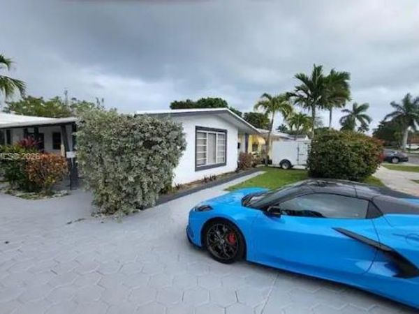 821 NE 6th St, Unit 1, Hallandale Beach, FL 33009