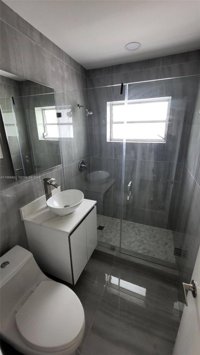 821 NE 6th St, Unit 1, Hallandale Beach, FL 33009 Photo