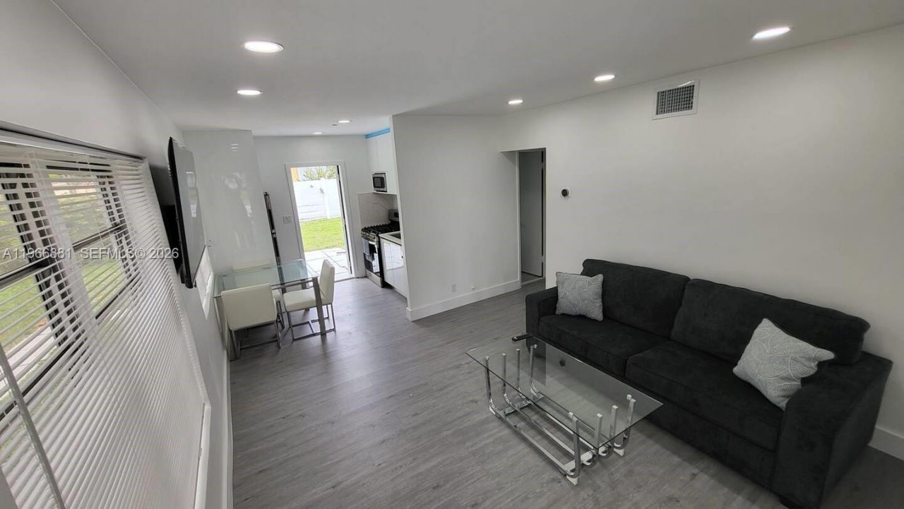 821 NE 6th St, Unit 1, Hallandale Beach, FL 33009 Photo