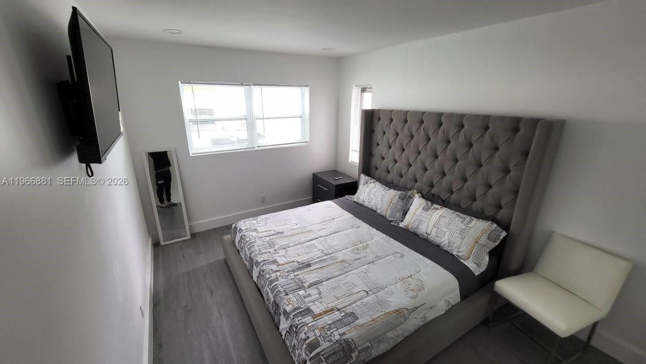 821 NE 6th St, Unit 1, Hallandale Beach, FL 33009 Photo