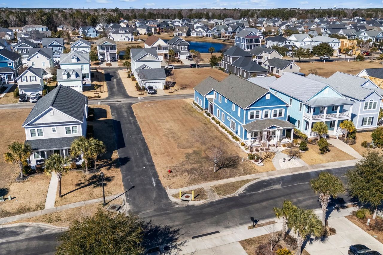 469 West Palms Dr. Photo 4