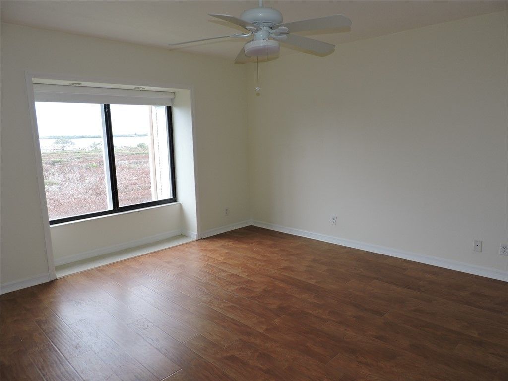 6240 E Mirror Lake Drive, Unit 201, Sebastian, FL 32958 Photo