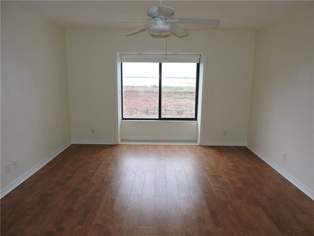 6240 E Mirror Lake Drive, Unit 201, Sebastian, FL 32958 Photo