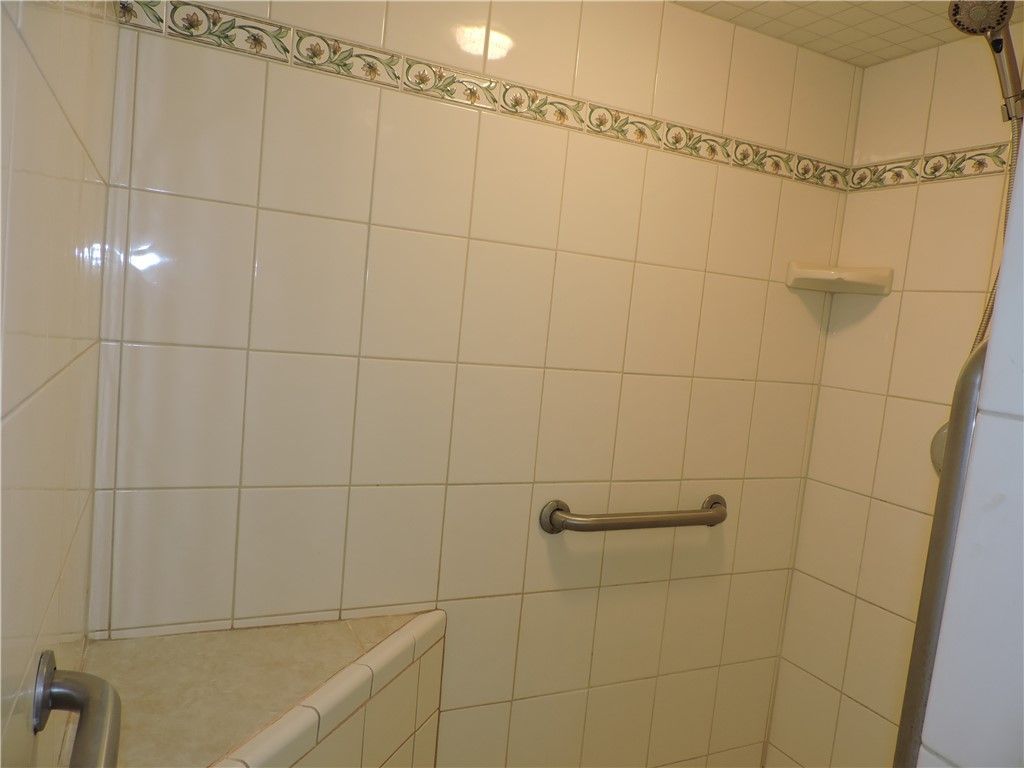 6240 E Mirror Lake Drive, Unit 201, Sebastian, FL 32958 Photo