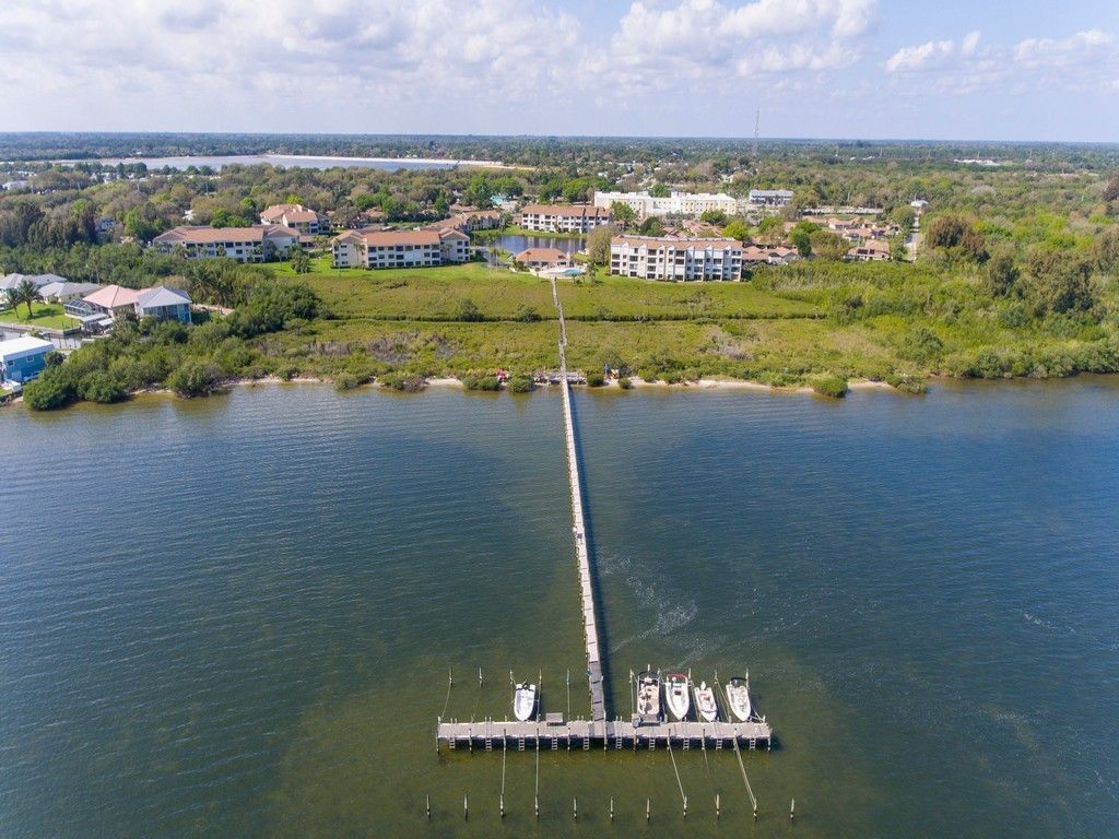 6240 E Mirror Lake Drive, Unit 201, Sebastian, FL 32958 Photo