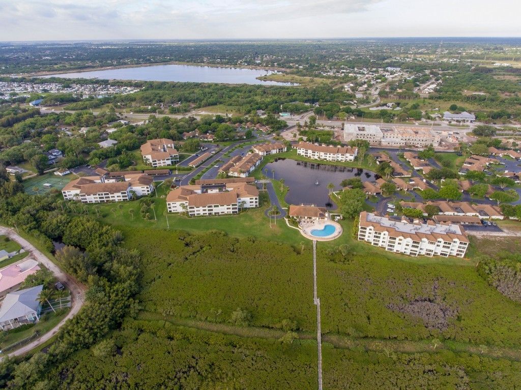 6240 E Mirror Lake Drive, Unit 201, Sebastian, FL 32958 Photo