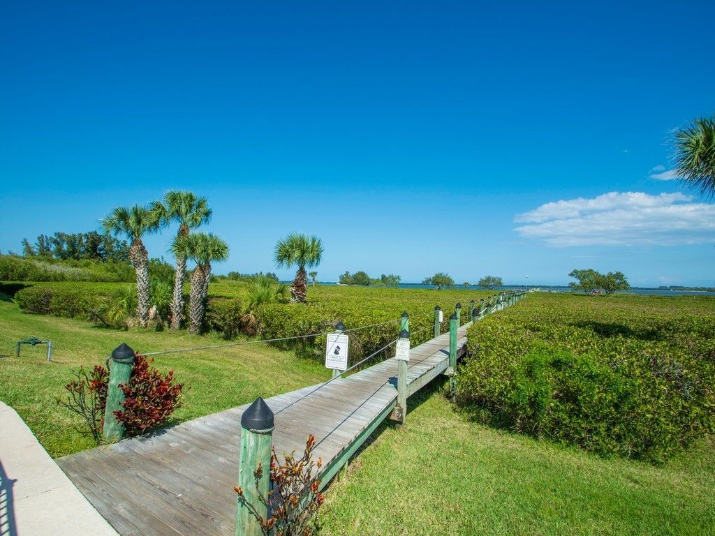 6240 E Mirror Lake Drive, Unit 201, Sebastian, FL 32958 Photo