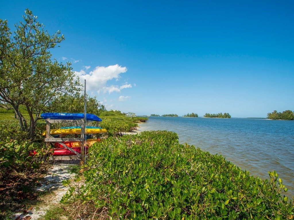 6240 E Mirror Lake Drive, Unit 201, Sebastian, FL 32958 Photo