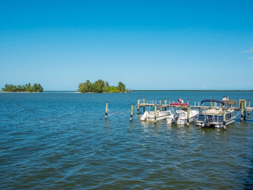 6240 E Mirror Lake Drive, Unit 201, Sebastian, FL 32958 Photo