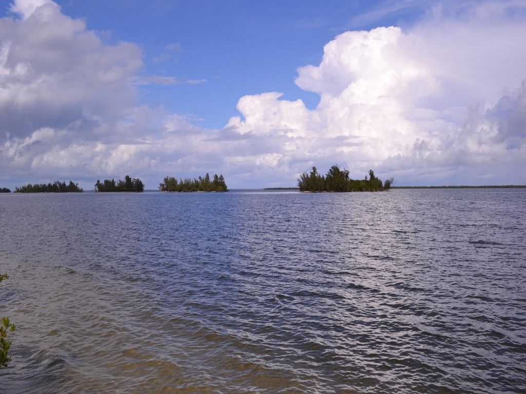 6240 E Mirror Lake Drive, Unit 201, Sebastian, FL 32958 Photo