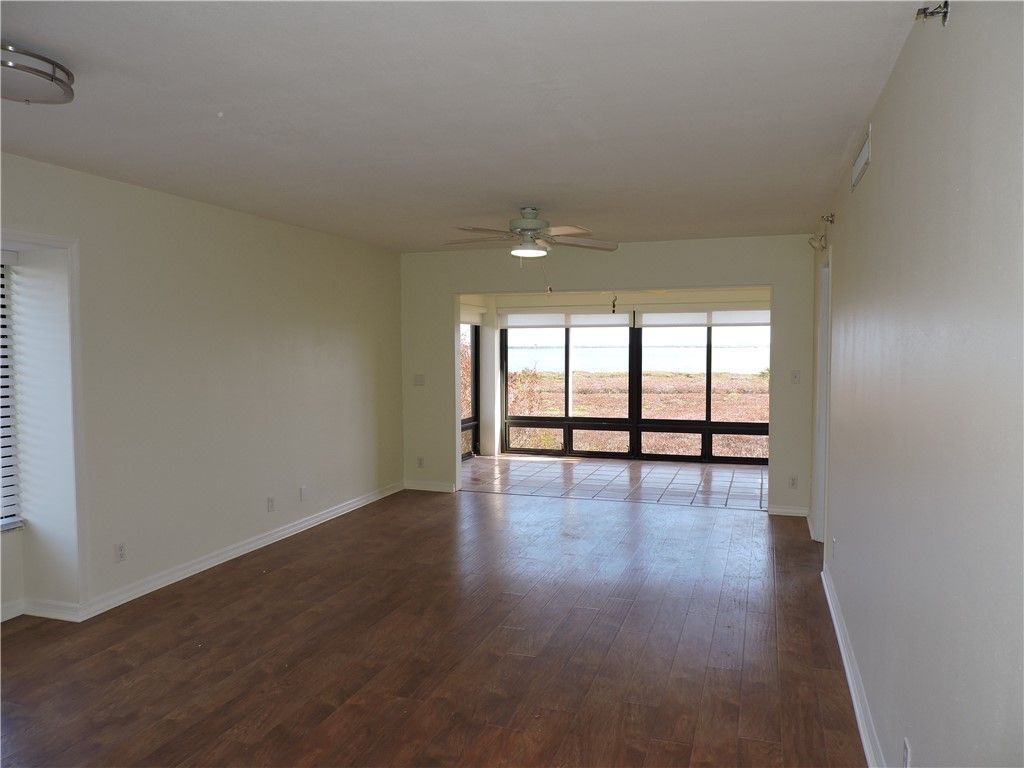 6240 E Mirror Lake Drive, Unit 201, Sebastian, FL 32958 Photo