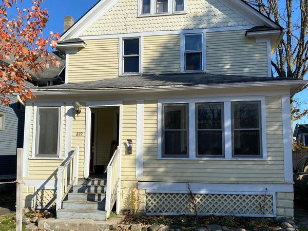 819 Oak Street, Kalamazoo, MI 49008