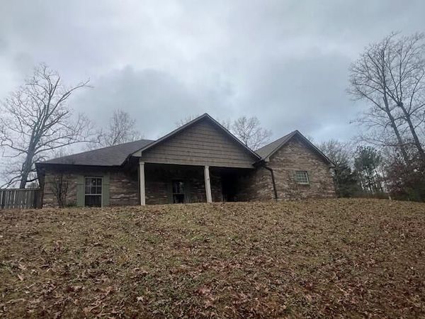 505 McBride Dr., Fulton, MS 38843