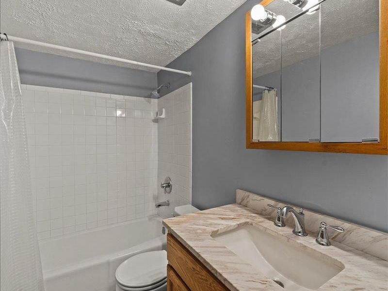 4808 Chalet Drive, Unit 8, Saint Bernard, OH 45217 Photo 9