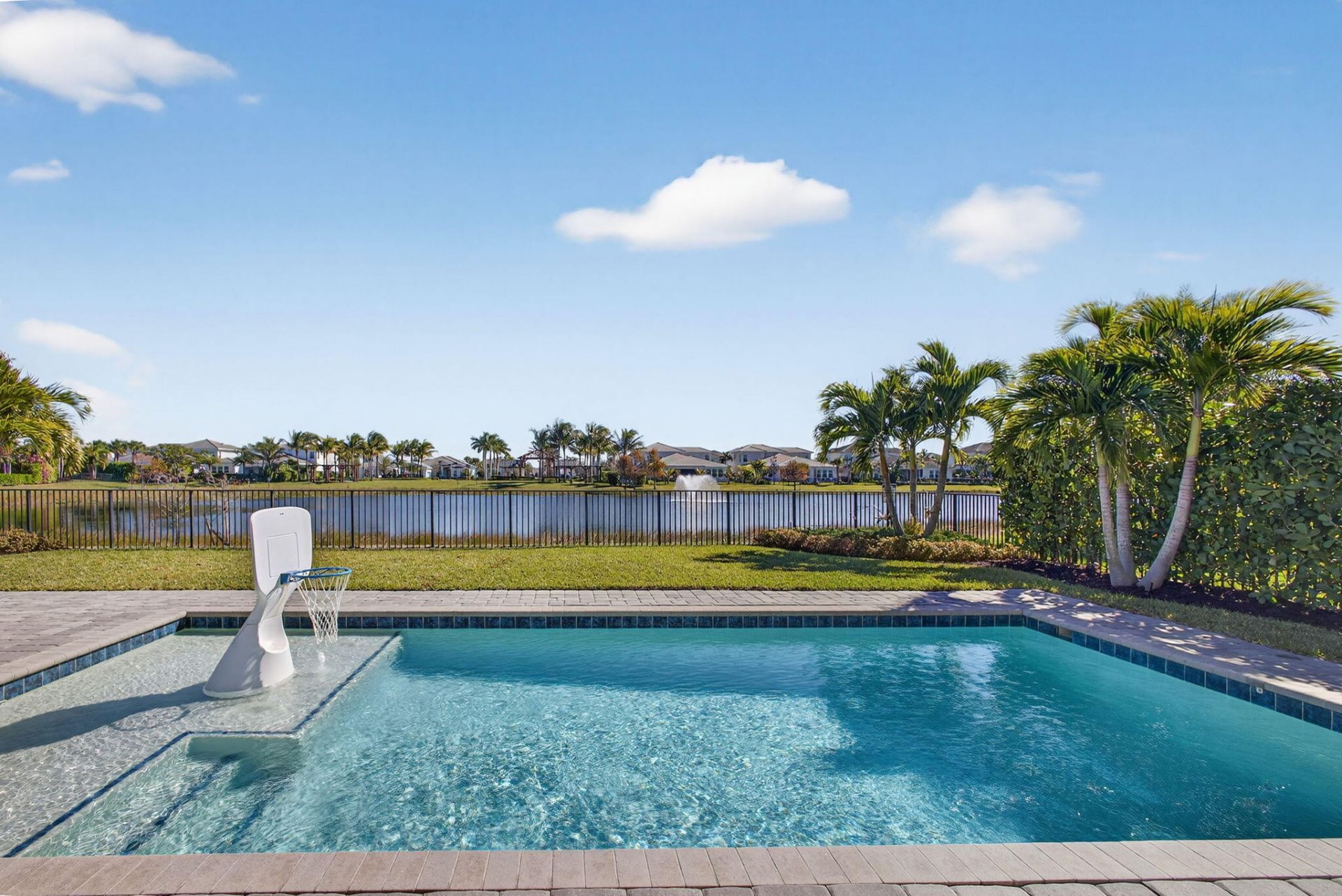 9221 Crestview Circle, Palm Beach Gardens, FL 33412 Photo