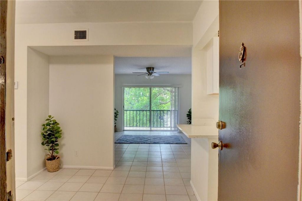 490 NW 20th St, Unit A-315, Boca Raton, FL 33431 Photo