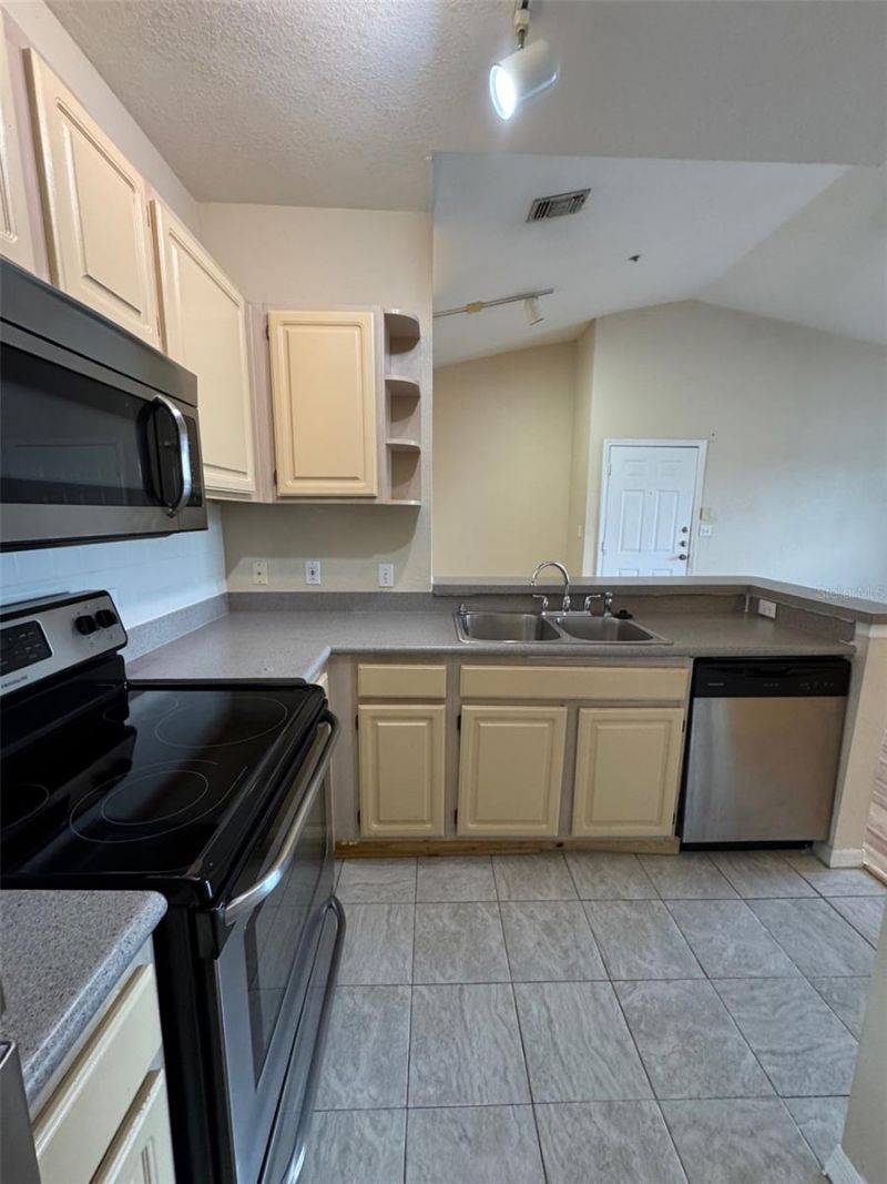 5817 Legacy Crescent Place, Unit 302, Riverview, FL 33578 Photo