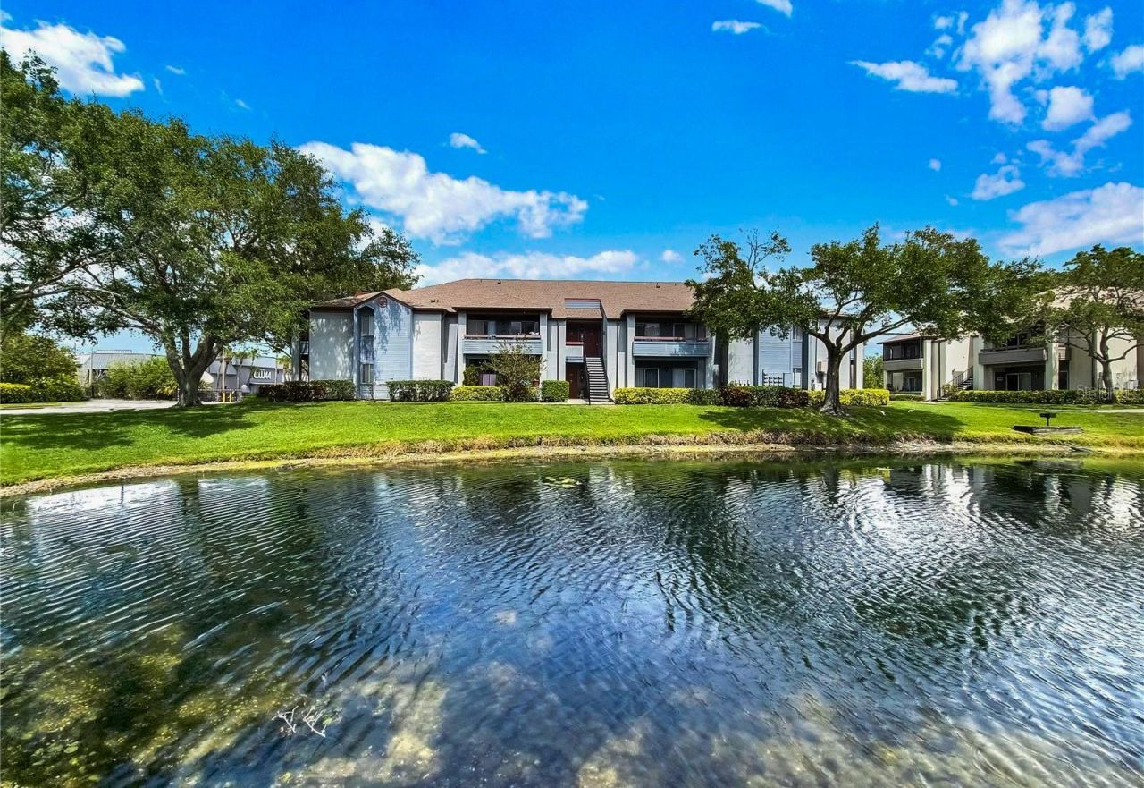 10263 Gandy Boulevard N, Unit 405, Saint Petersburg, FL 33702 Main Photo