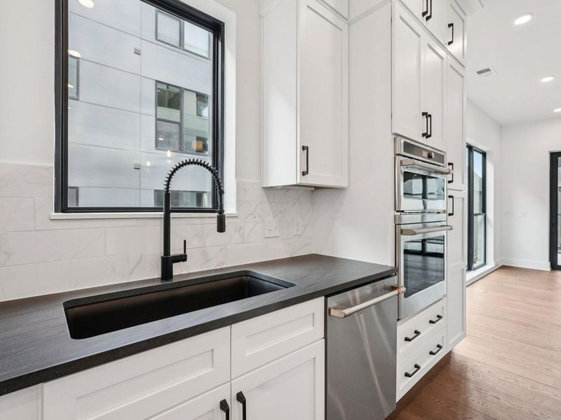 2867 Kobuk Drive, Unit 204, Columbus, OH 43228 Photo 11