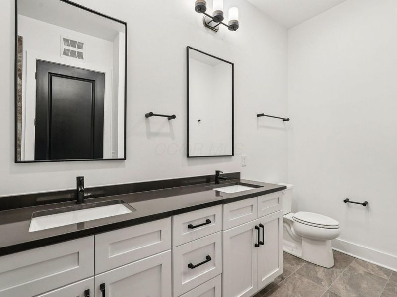 2867 Kobuk Drive, Unit 204, Columbus, OH 43228 Photo 21