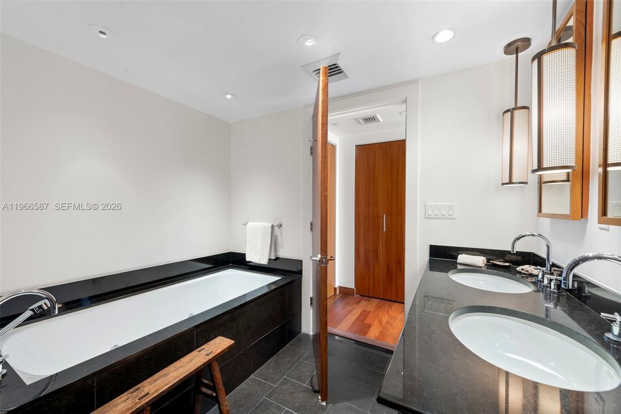 101 20th St , Unit 3105, Miami Beach, FL 33139 Photo