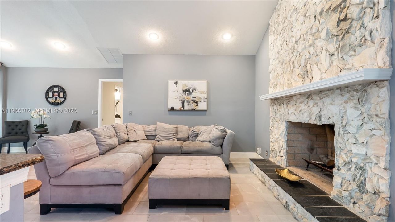 1510 NW 97th Ter, Coral Springs, FL 33071 Photo
