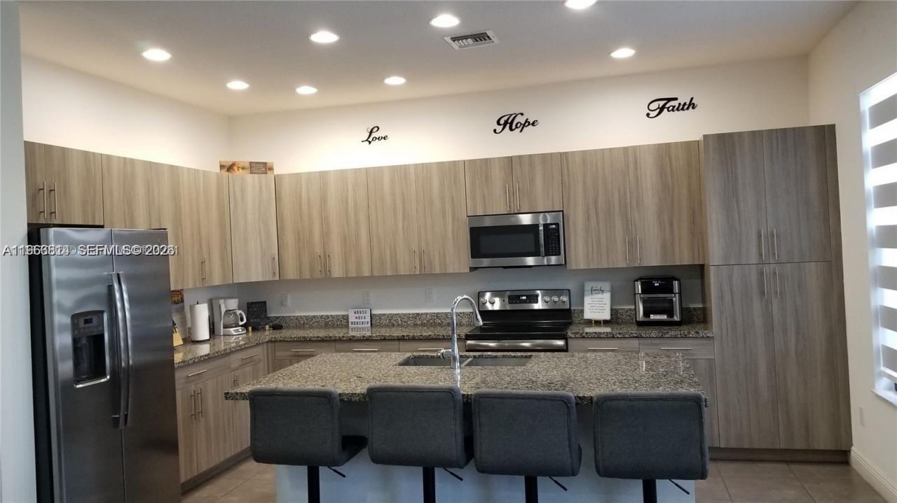 20945 NW 1st Dr, Unit 20945, Pembroke Pines, FL 33029 Photo