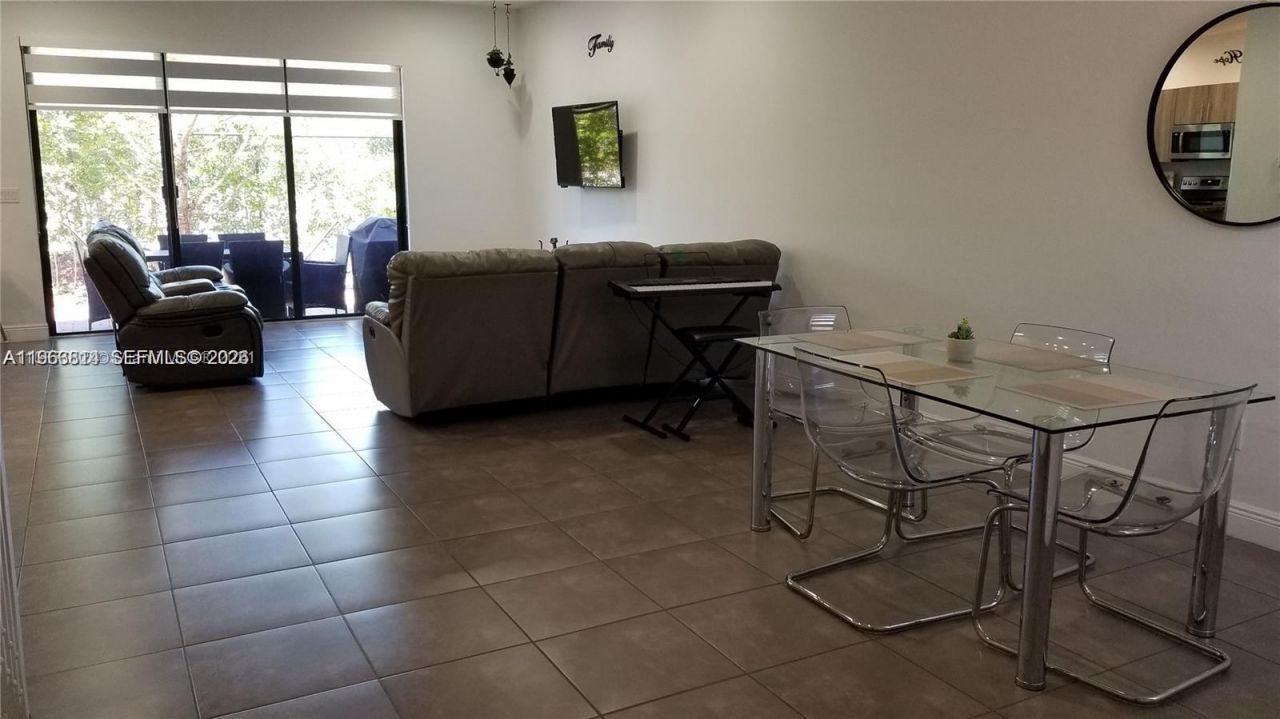 20945 NW 1st Dr, Unit 20945, Pembroke Pines, FL 33029 Photo