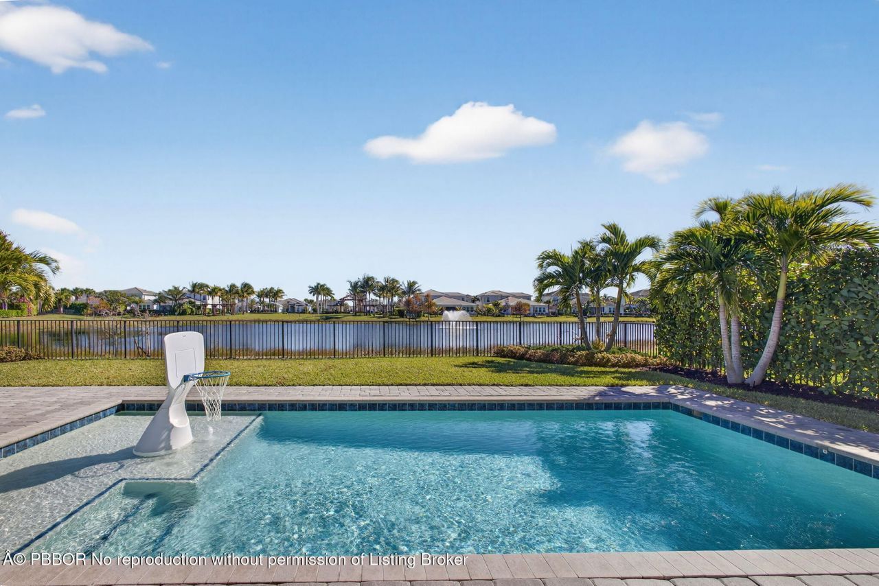 9221 Crestview Circle, Palm Beach Gardens, FL 33412 Photo