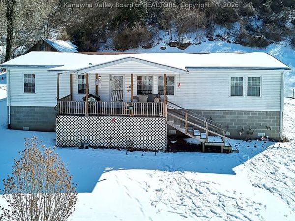 571 Robinson Hollow Road, Elkview, WV 25071