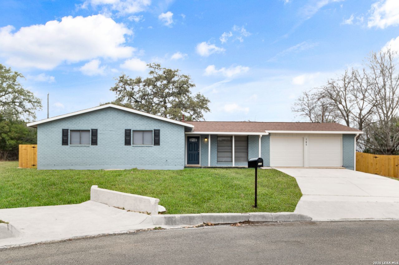 142 Surrey Ln, Universal City, TX 78148 Main Photo