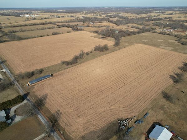 0000 Lawrence 2180 , Aurora, MO 65605