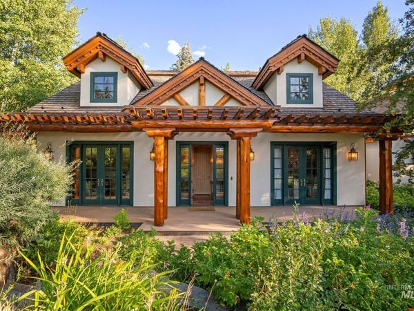 7 Rose Ct, Sun Valley, ID 83353
