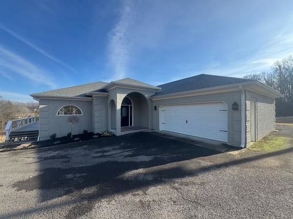 293 N Spring Street , Scottsville, KY 42164